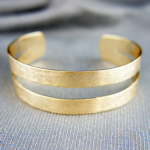 18k Gold plated large solid bangle bracelet
